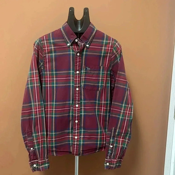 Abercrombie and Fitch Red Plaid Muscle Button Down Shirt Size Medium, Pre-Owned - Picture 1 of 5